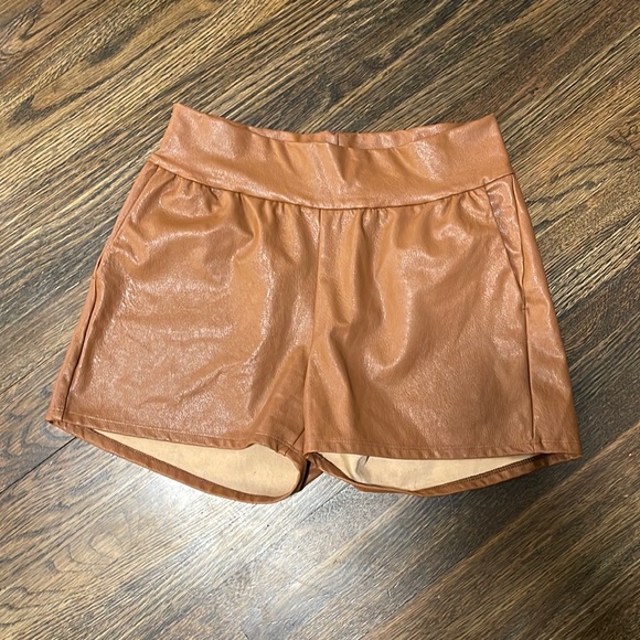 Commando leather shorts - Picture 2 of 3